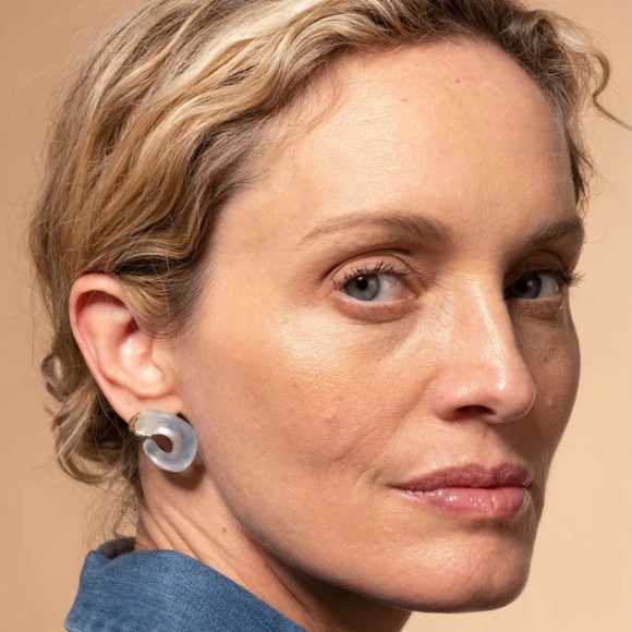 ALEXIS BITTAR Silver Lucite Small Molten Front Facing Hoop Earrings - Picture 7 of 8